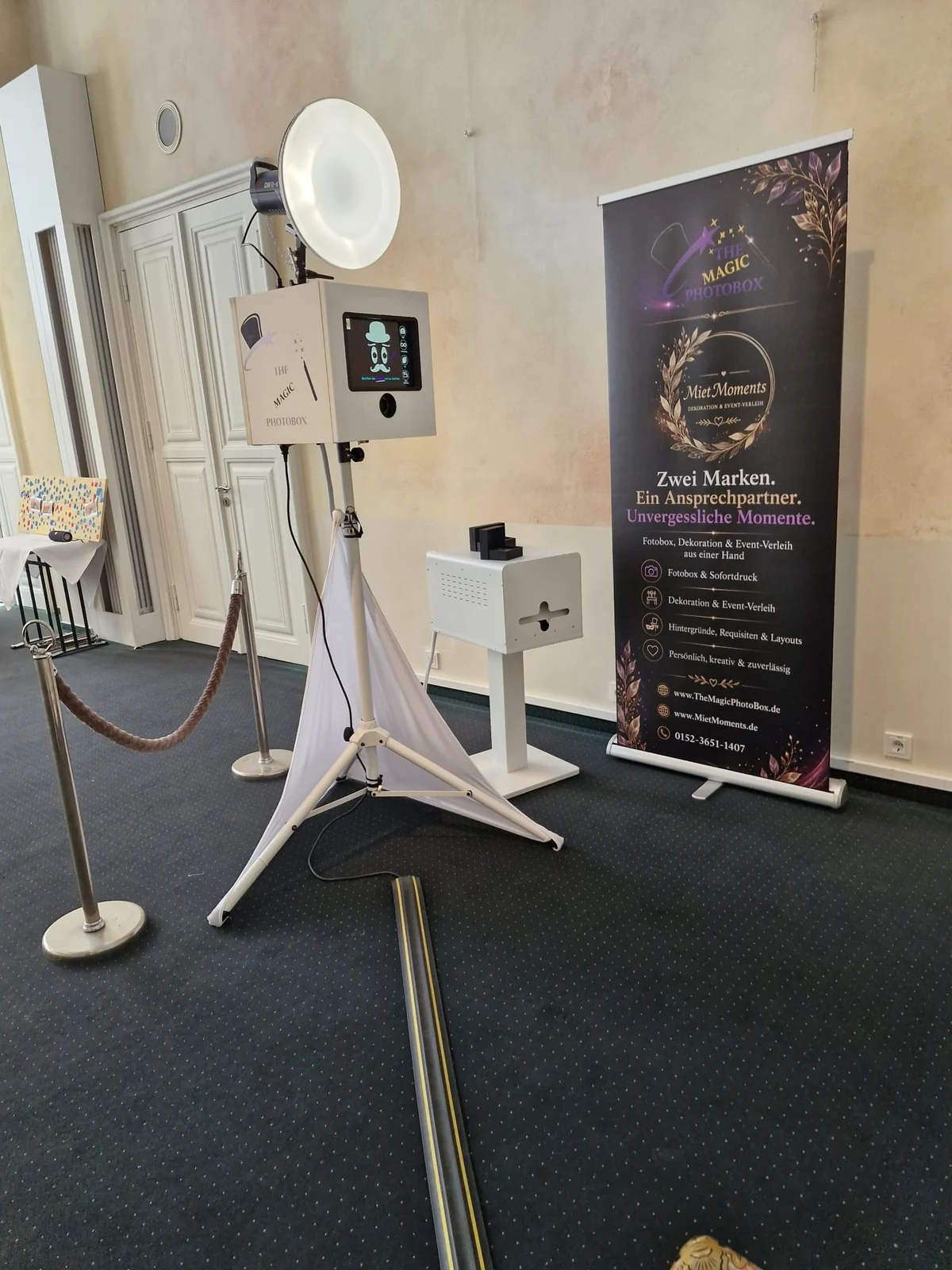 3-Bein-Fotobox mit separatem Druckerstand